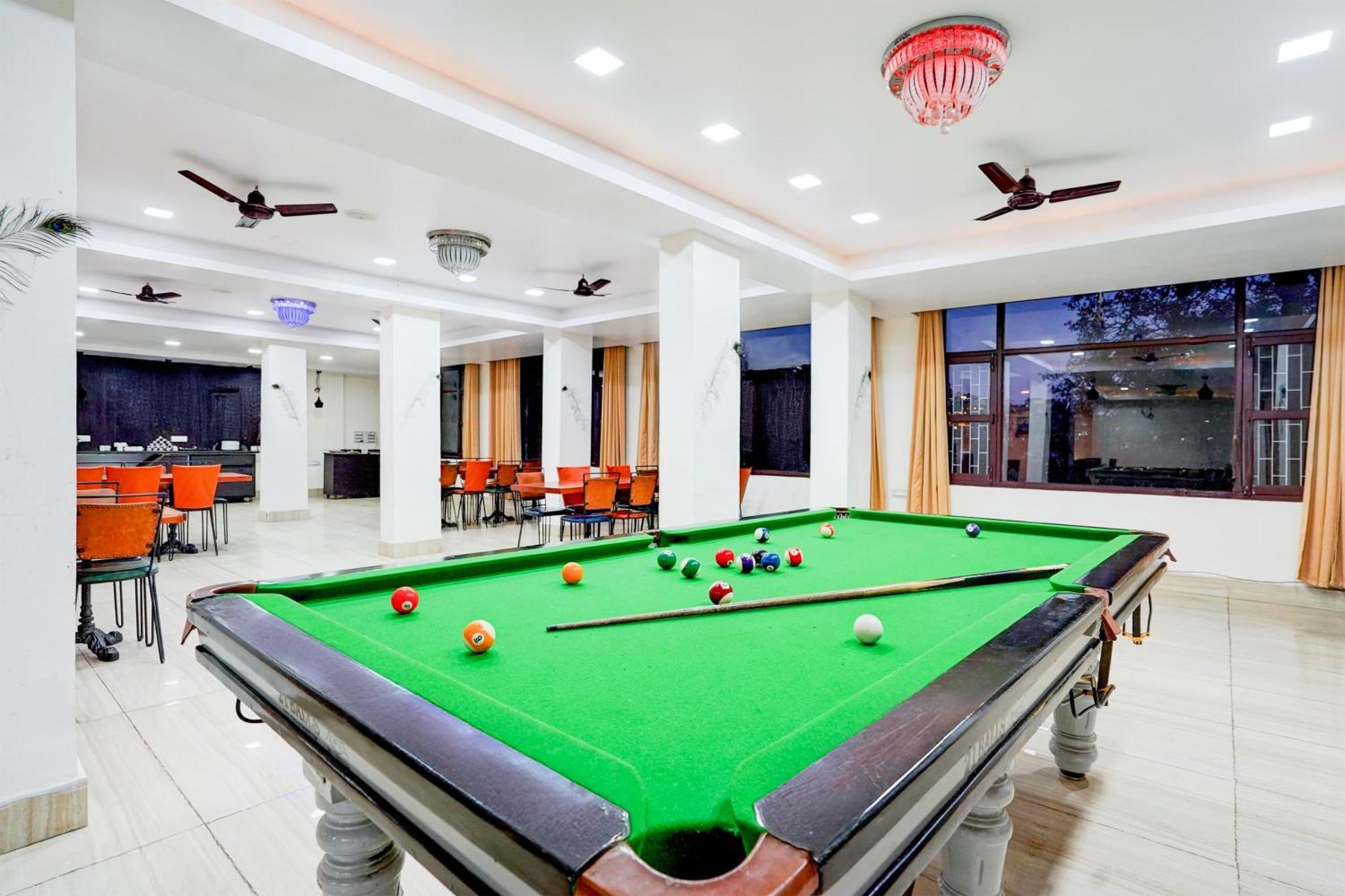 Super Townhouse Mall Road Near Library Chowk Mussoorie Eksteriør bilde